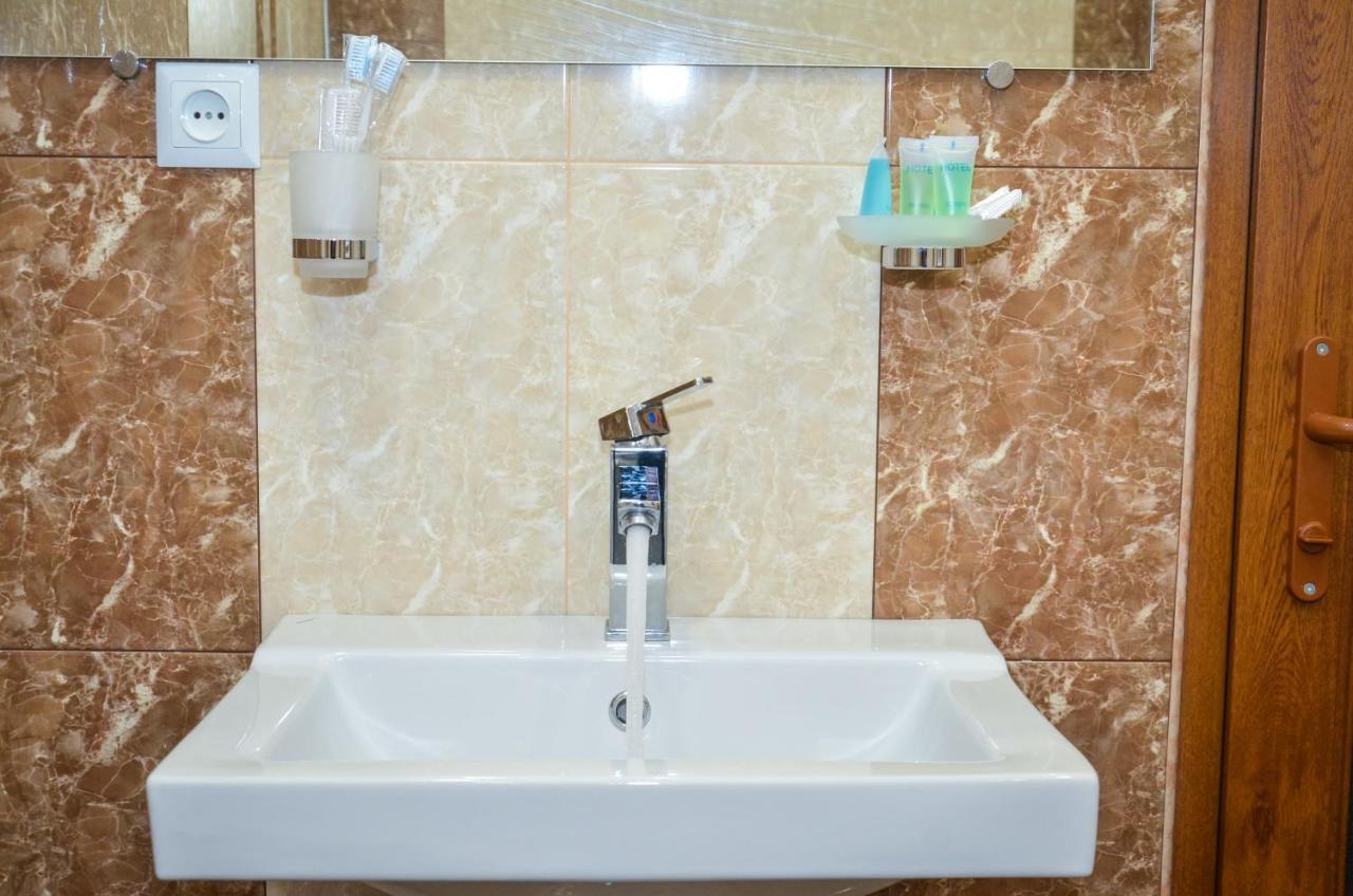 Rubin Hotel Goris Exterior photo